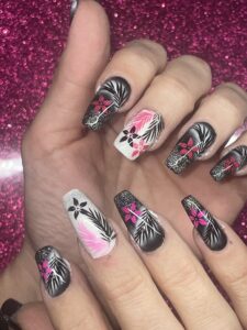 Nailart airbrush blanc, noir et rose sir pose de capsules américaines - AudreyNails 63