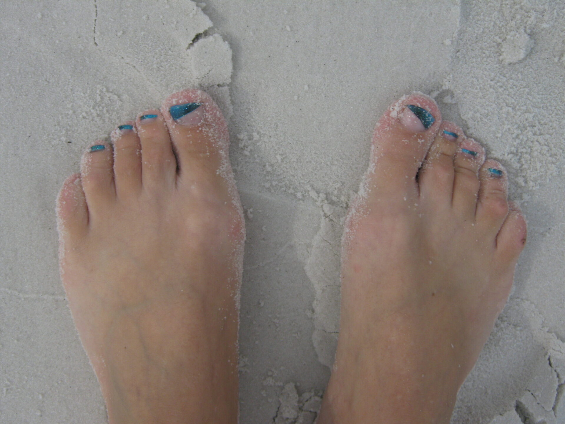 Vernis semi-permanent pieds ongles naturels Aubière Clermont-Ferrand